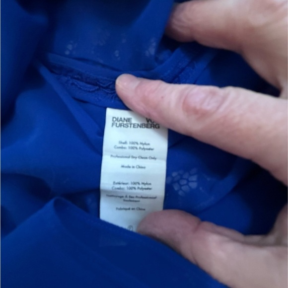 Diane Von Furstenberg Jemmie Blue Lace Halter Top. Large - Picture 3 of 7